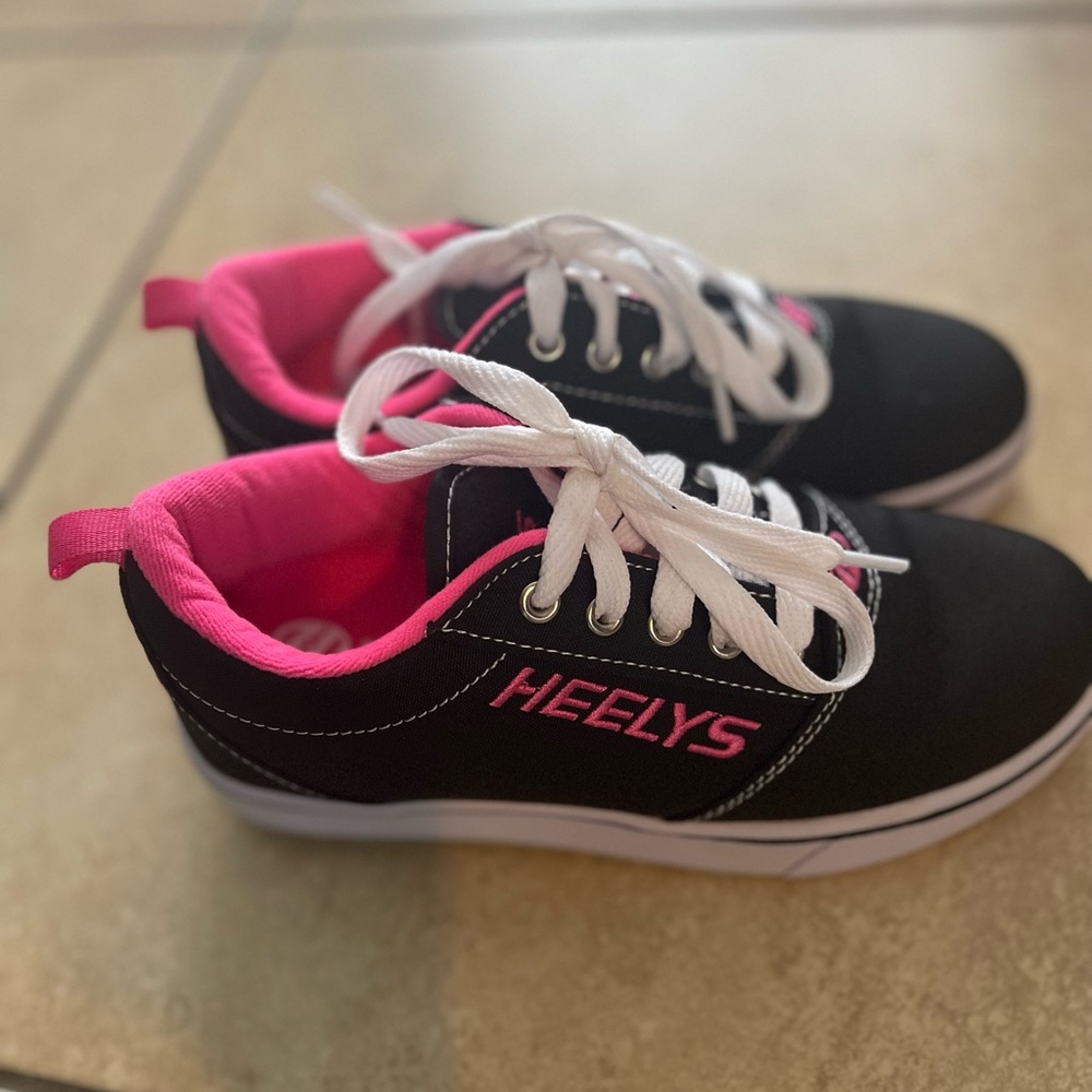 Heelys Black and Pink Kids Shoes